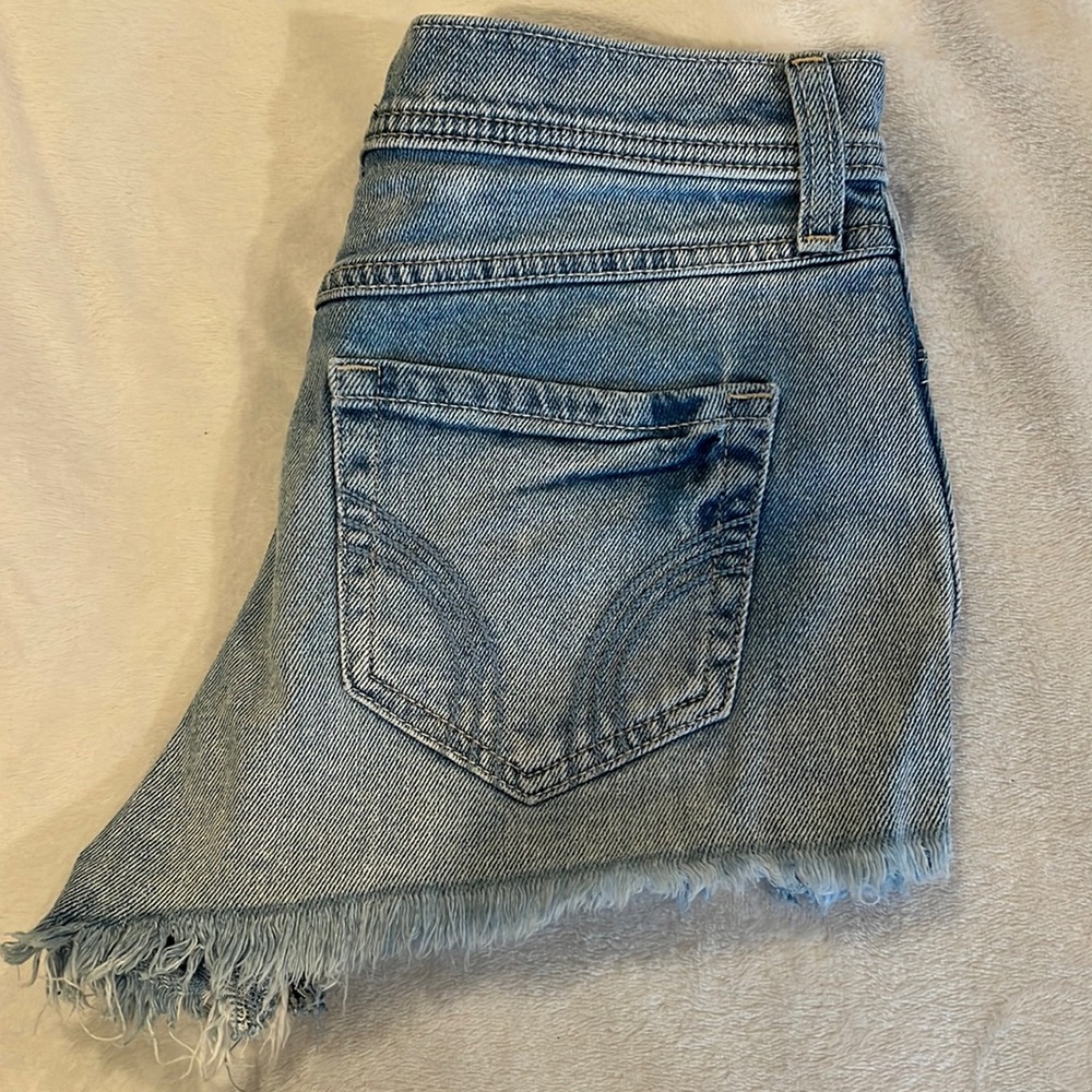 *HOLLISTER SHORTS
